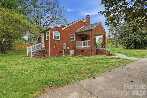 8825 Mcclure Circle Charlotte NC 28216