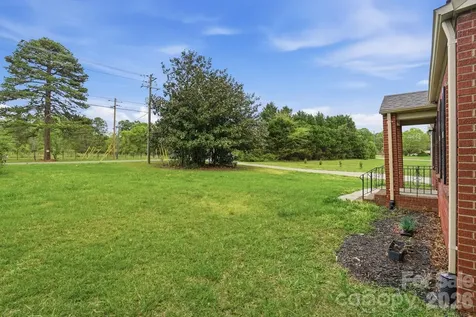 8825 Mcclure Circle Charlotte NC 28216