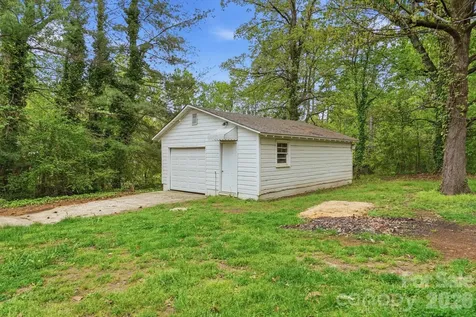 8825 Mcclure Circle Charlotte NC 28216