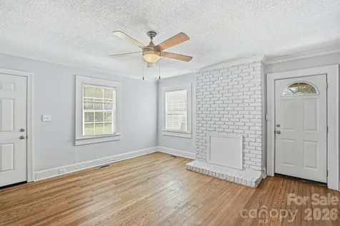 8825 Mcclure Circle Charlotte NC 28216