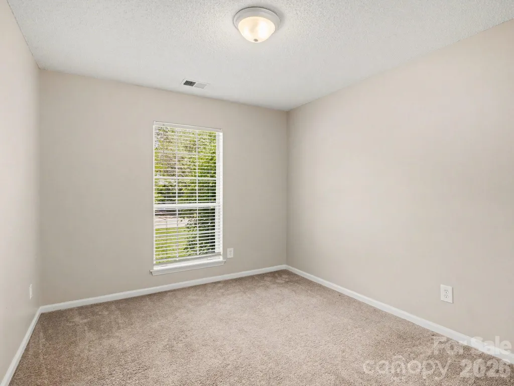 9214 Rotherham Lane Charlotte NC 28216