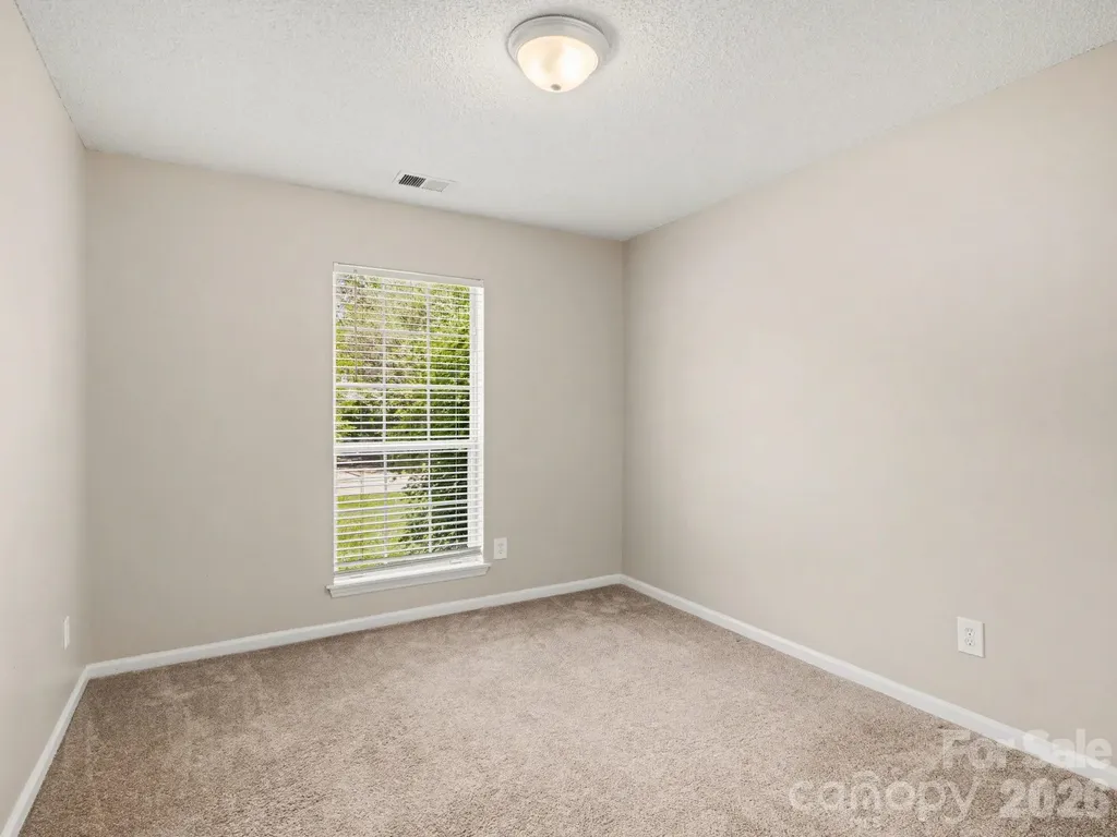 9214 Rotherham Lane Charlotte NC 28216