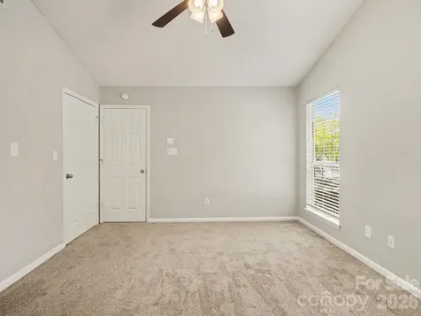 9214 Rotherham Lane Charlotte NC 28216