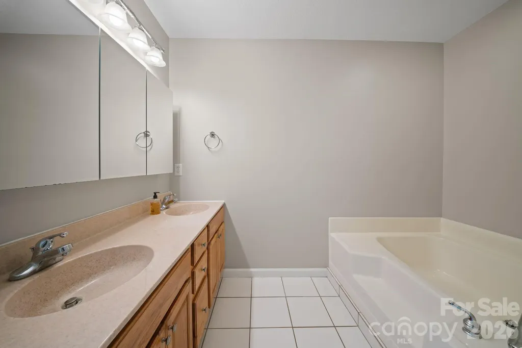 77 Sherry Lane Leicester NC 28748