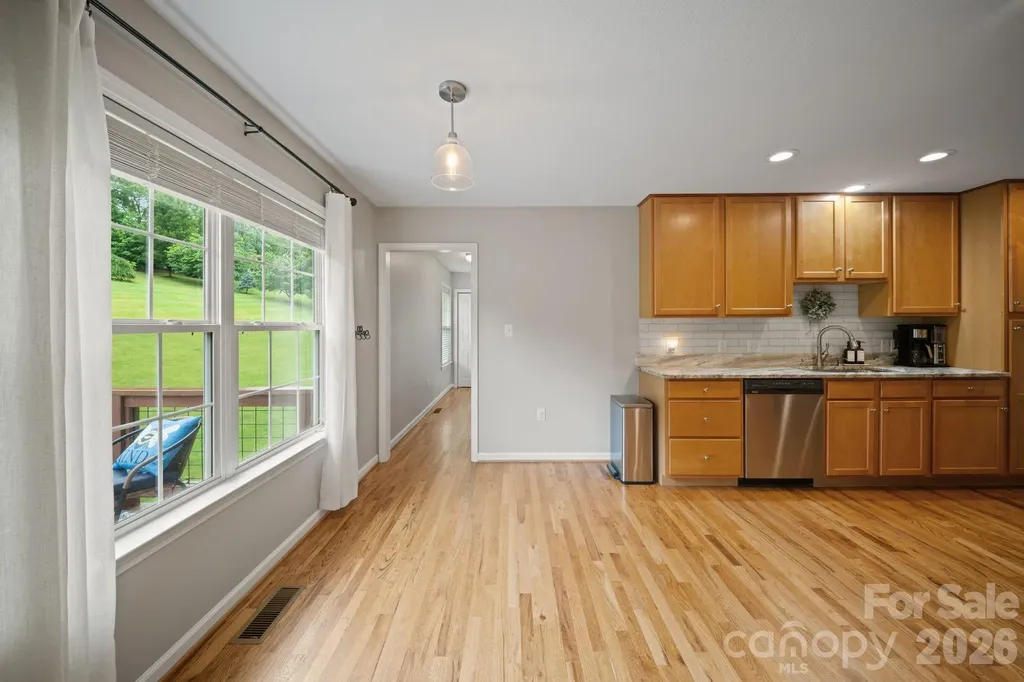 77 Sherry Lane Leicester NC 28748