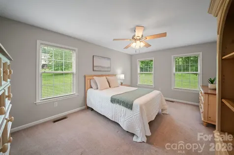 77 Sherry Lane Leicester NC 28748