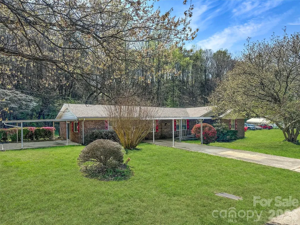 205 Bond Street Marion NC 28752
