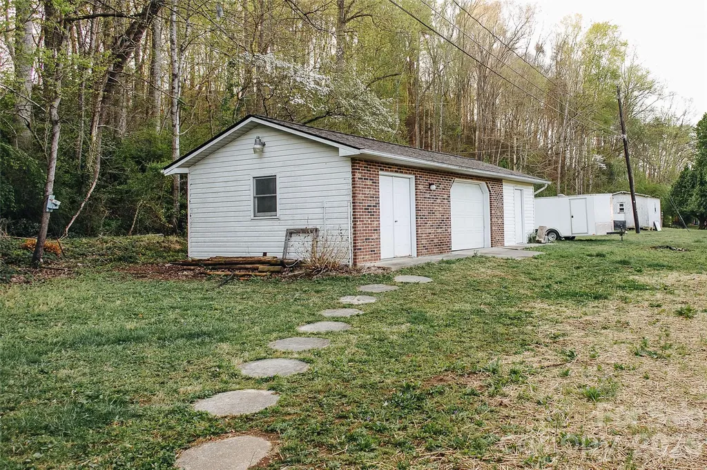 205 Bond Street Marion NC 28752