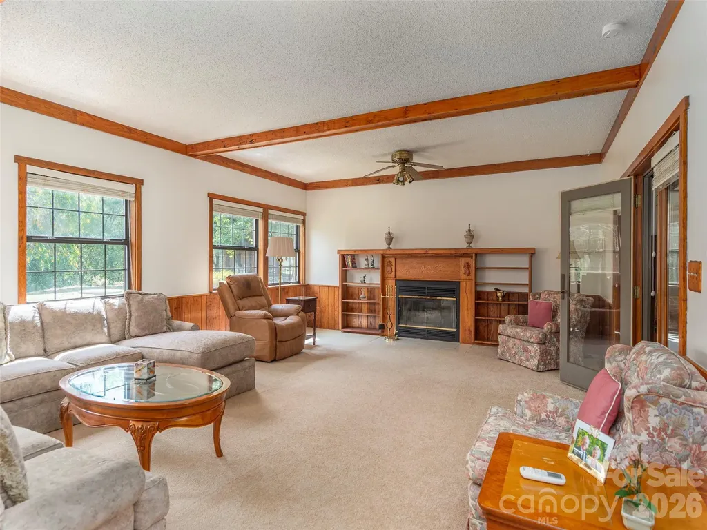 169 N Serpentine Avenue Hot Springs NC 28743