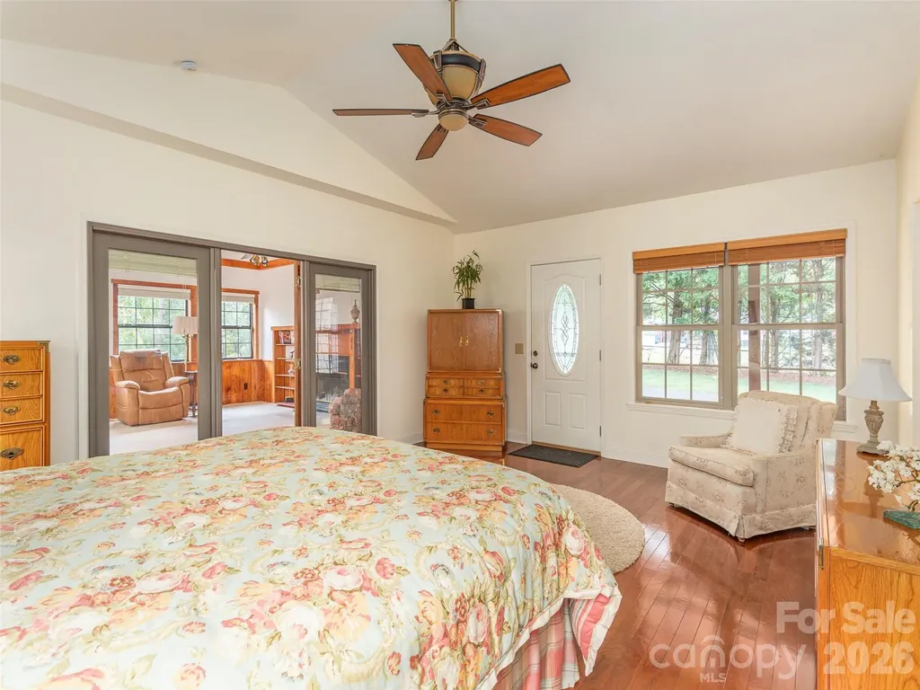 169 N Serpentine Avenue Hot Springs NC 28743