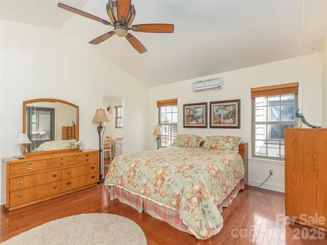 169 N Serpentine Avenue Hot Springs NC 28743