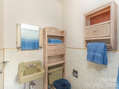 169 N Serpentine Avenue Hot Springs NC 28743