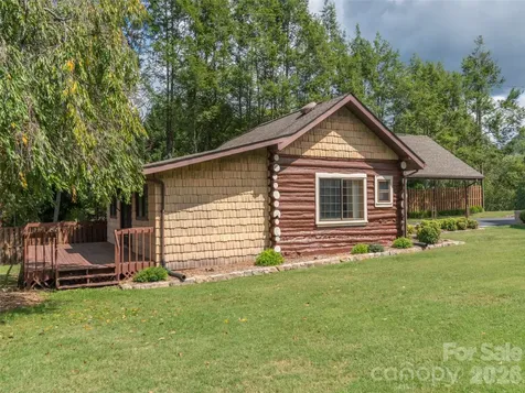 169 N Serpentine Avenue Hot Springs NC 28743