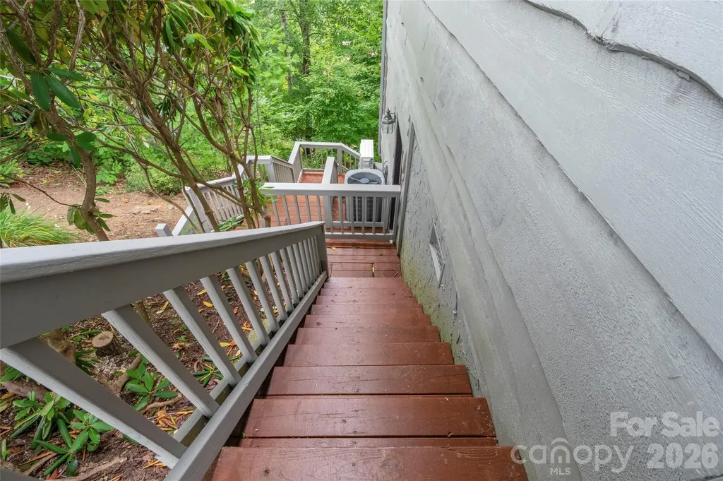 135 Club House Drive Burnsville NC 28714