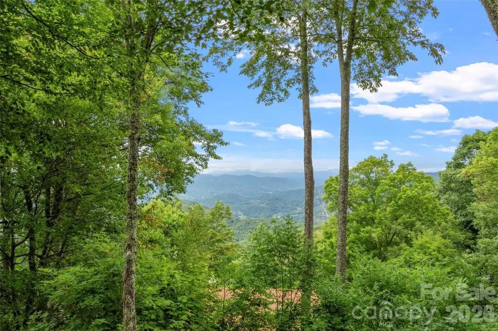 135 Club House Drive Burnsville NC 28714