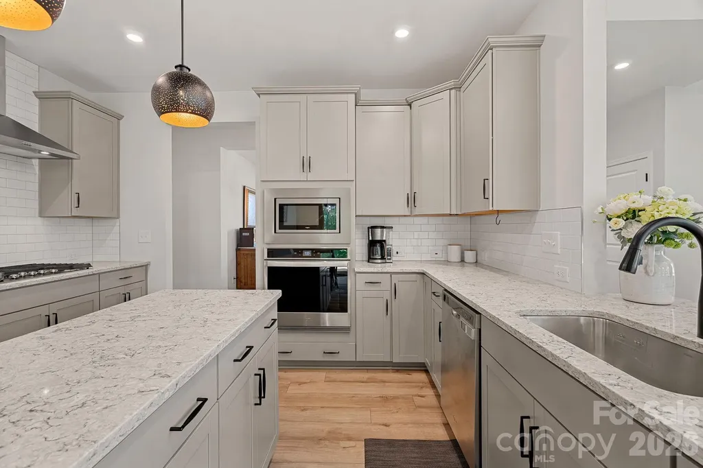 7026 Cloer Court Charlotte NC 28214