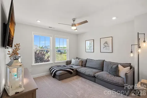 7026 Cloer Court Charlotte NC 28214
