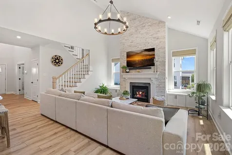 7026 Cloer Court Charlotte NC 28214