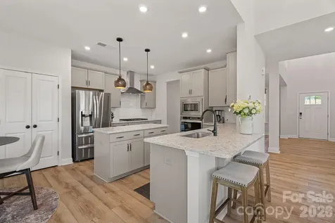 7026 Cloer Court Charlotte NC 28214