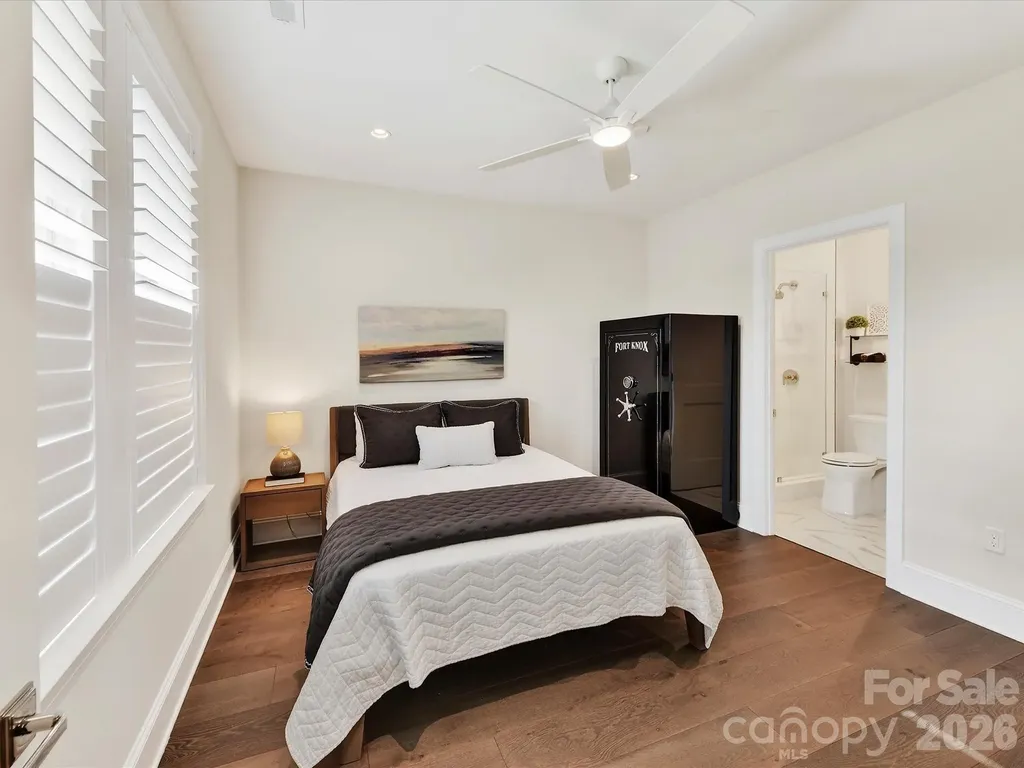 3074 Selwyn Avenue Charlotte NC 28209