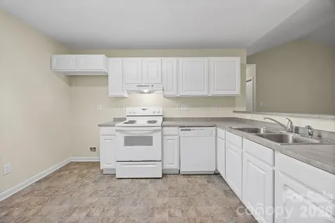 2246 Sunset Boulevard Charlotte NC 28269
