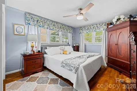 839 W Garrison Boulevard Gastonia NC 28052