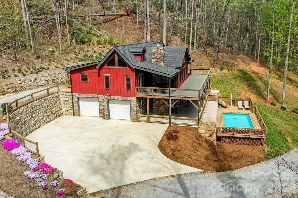 670 Island Creek Road Lake Lure NC 28746