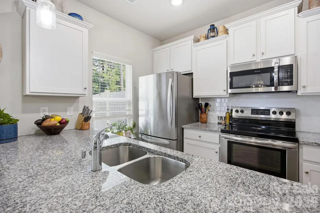 10041 Brittondale Lane Charlotte NC 28215