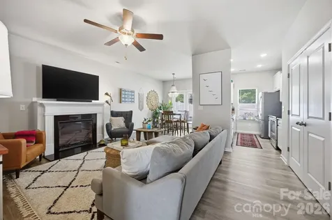 10041 Brittondale Lane Charlotte NC 28215