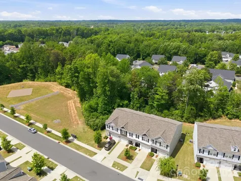 10041 Brittondale Lane Charlotte NC 28215