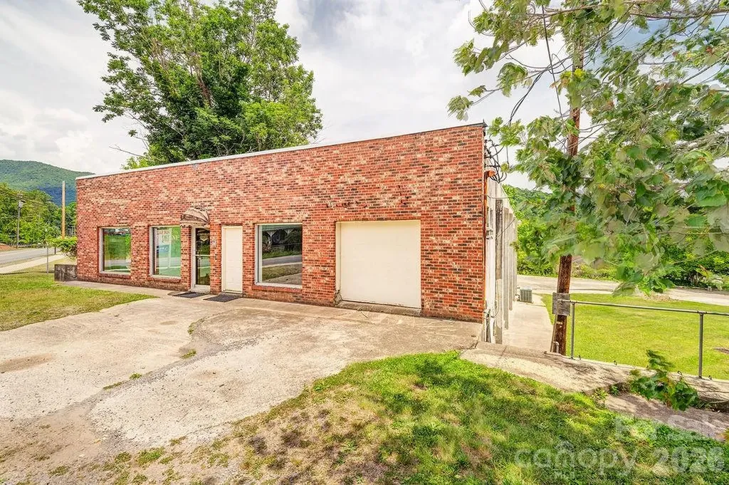 1100-1104 Montreat Road Black Mountain NC 28711