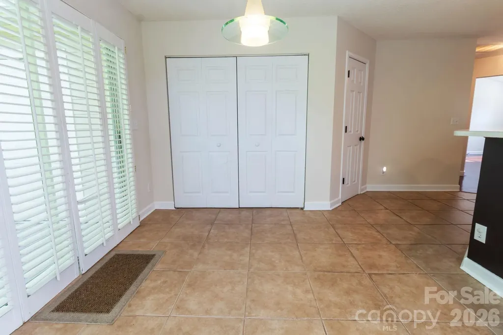 9313 Four Mile Creek Road Charlotte NC 28277