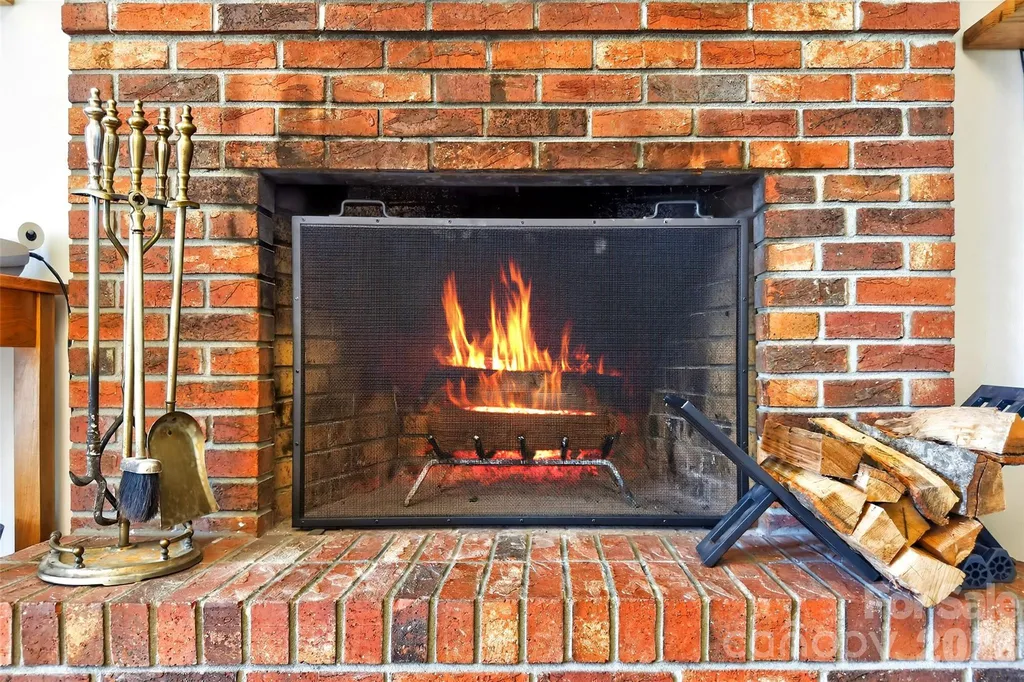 102 Charles Ridge Road Asheville NC 28805