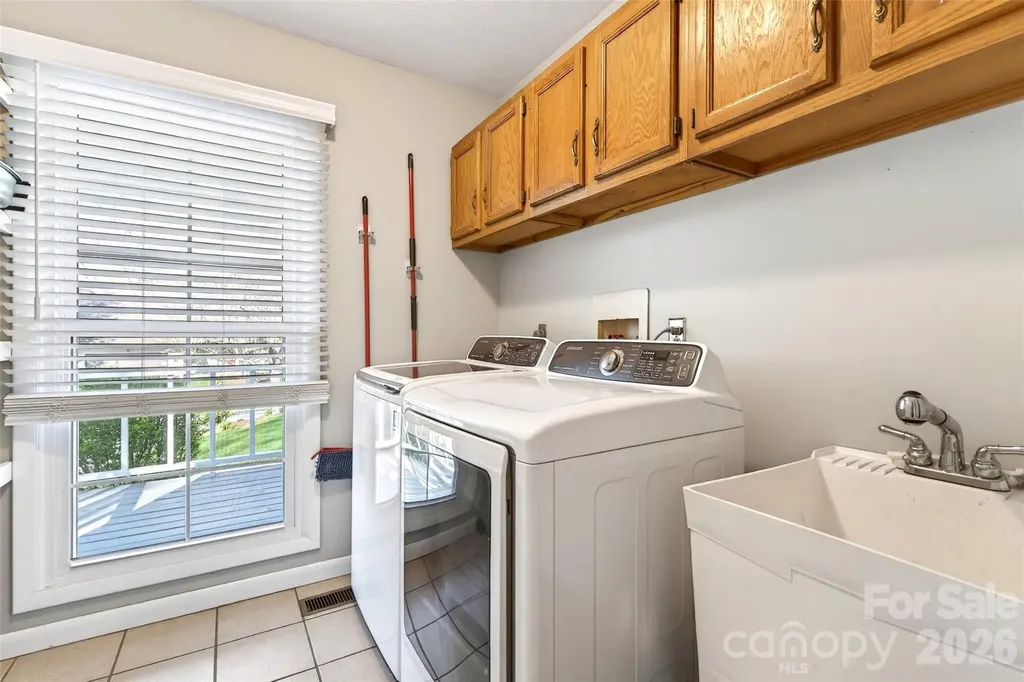102 Charles Ridge Road Asheville NC 28805