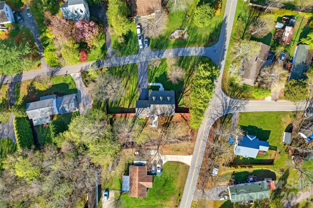 102 Charles Ridge Road Asheville NC 28805