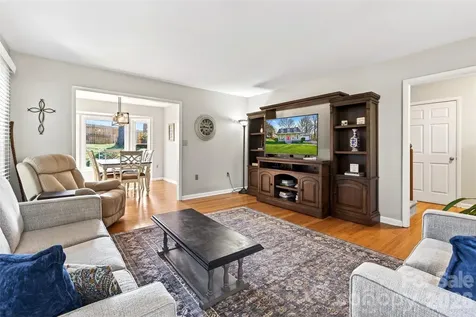 102 Charles Ridge Road Asheville NC 28805