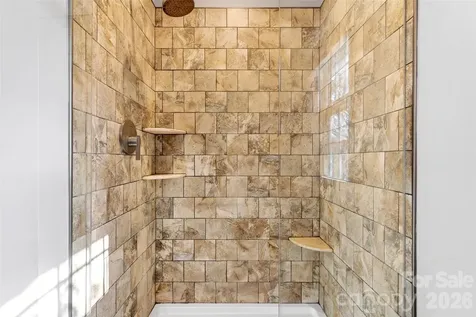 102 Charles Ridge Road Asheville NC 28805
