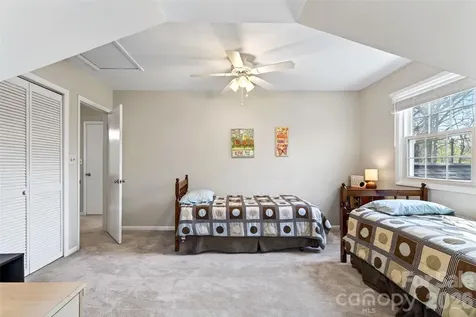 102 Charles Ridge Road Asheville NC 28805