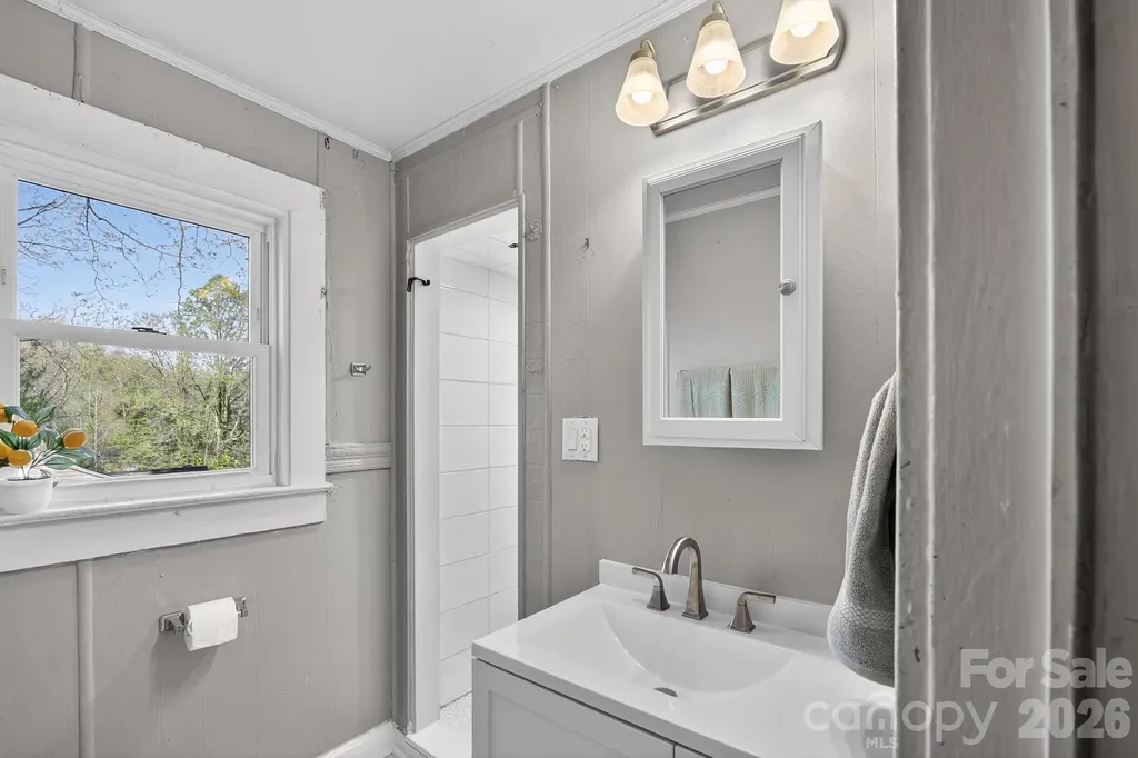 713 Prospect Street NW Lenoir NC 28645