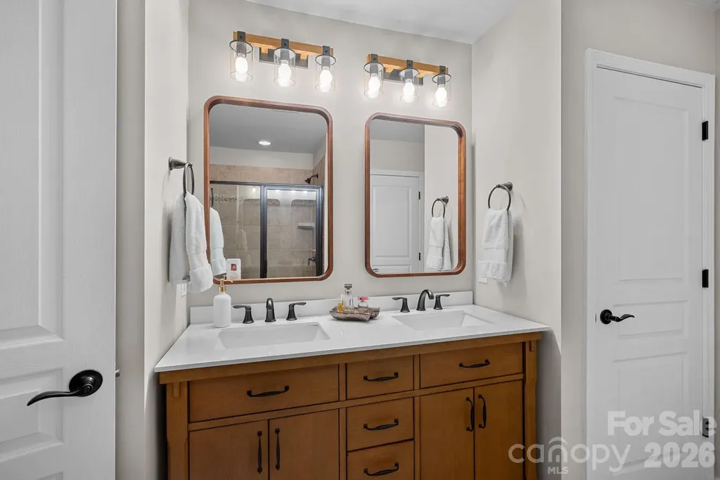 2207 Whitford Lane Charlotte NC 28210