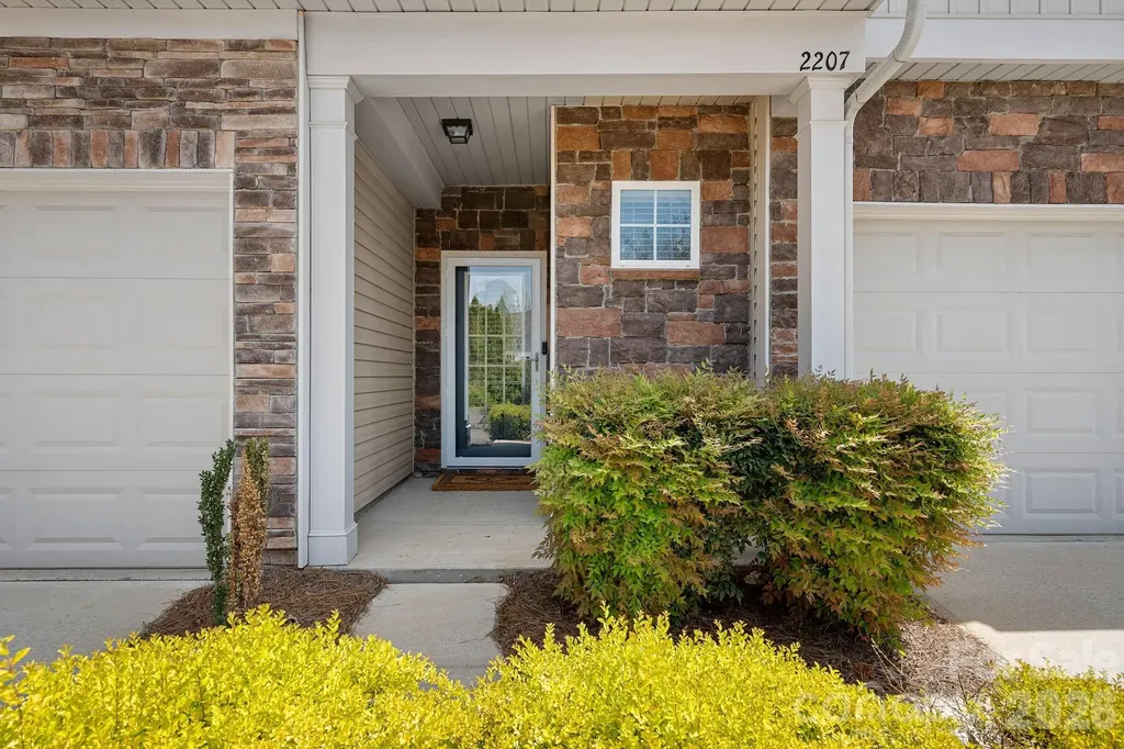 2207 Whitford Lane Charlotte NC 28210