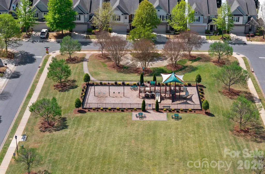 2207 Whitford Lane Charlotte NC 28210