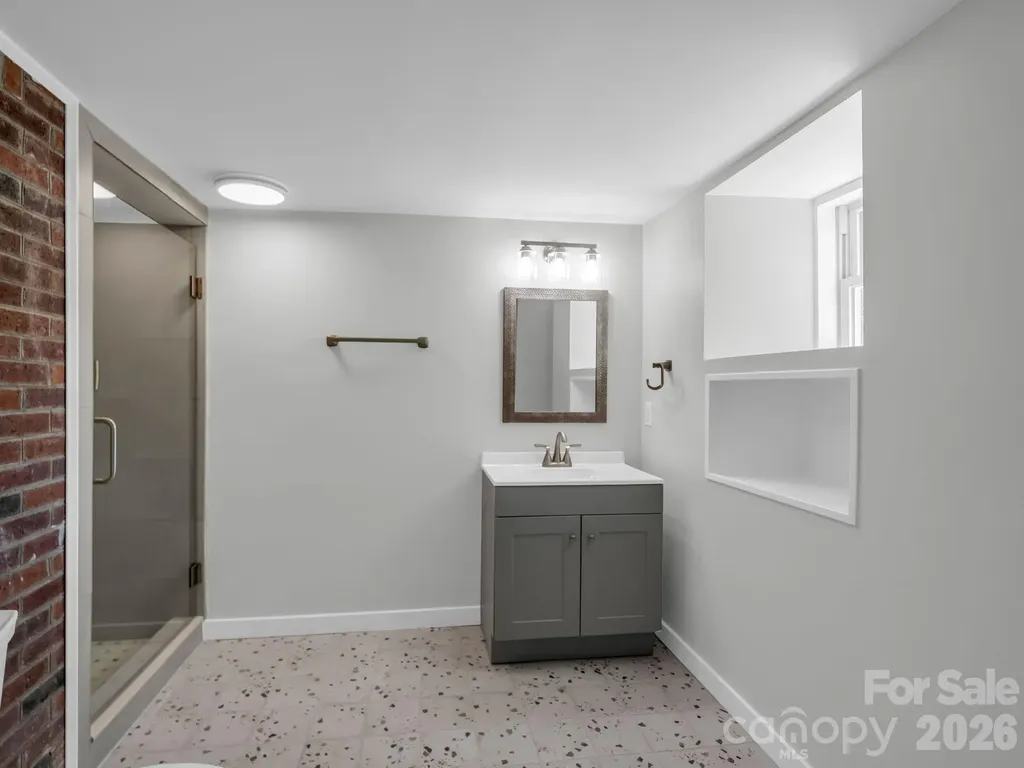 18 Worley Place Asheville NC 28806