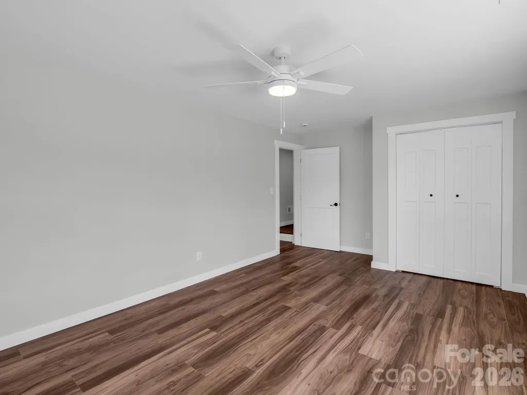 18 Worley Place Asheville NC 28806