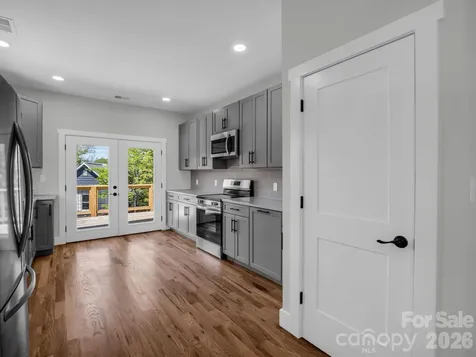 18 Worley Place Asheville NC 28806