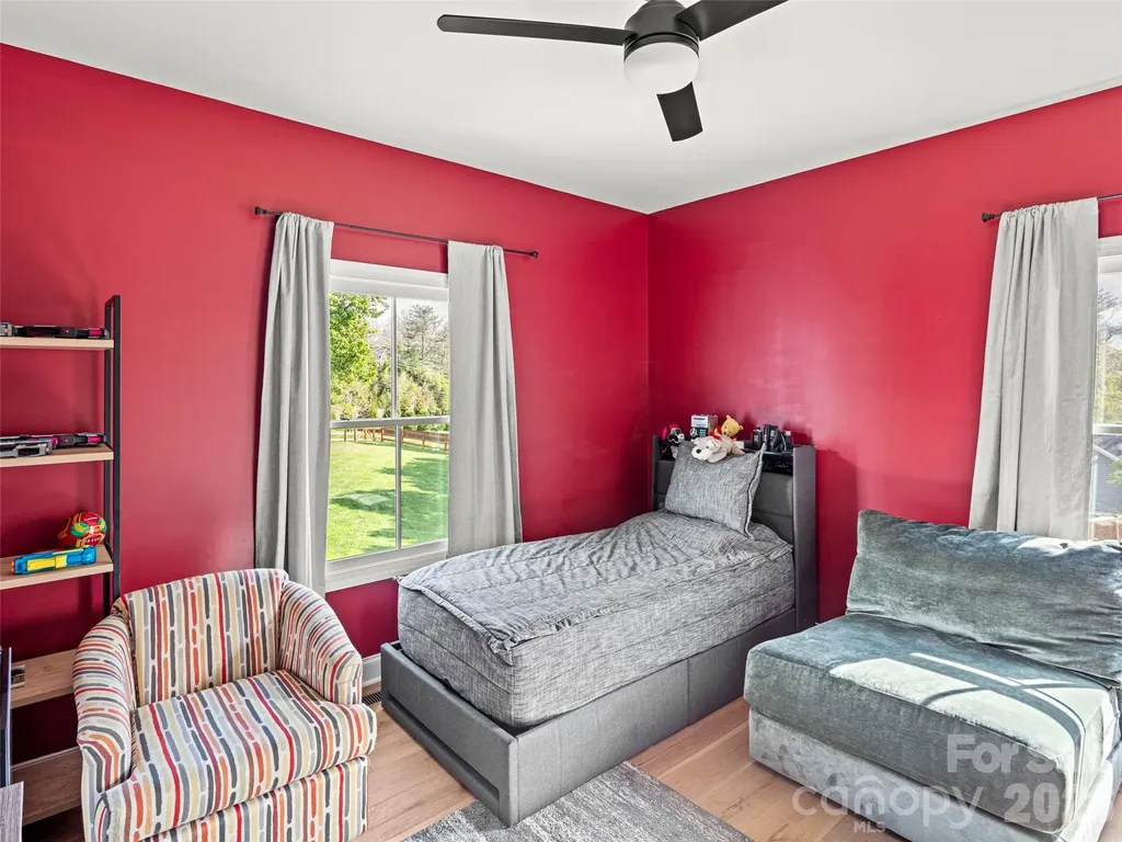 127 Rockbridge Road Mills River NC 28759
