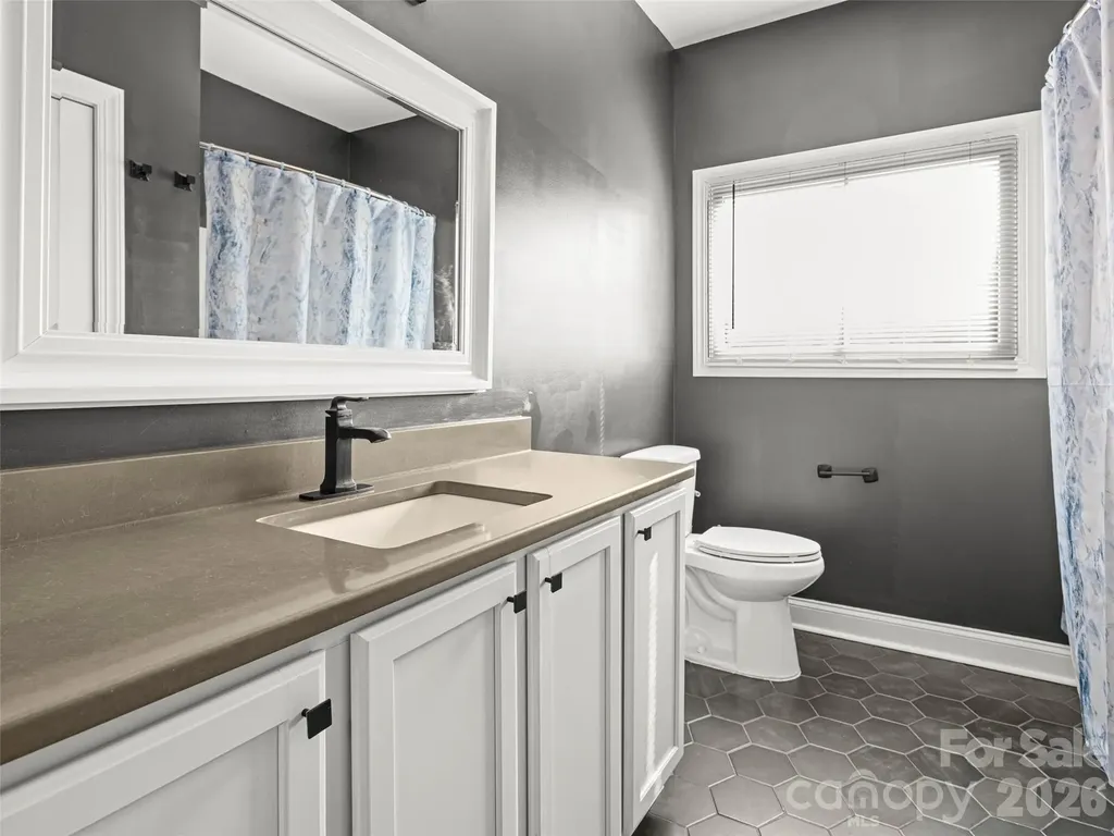 127 Rockbridge Road Mills River NC 28759