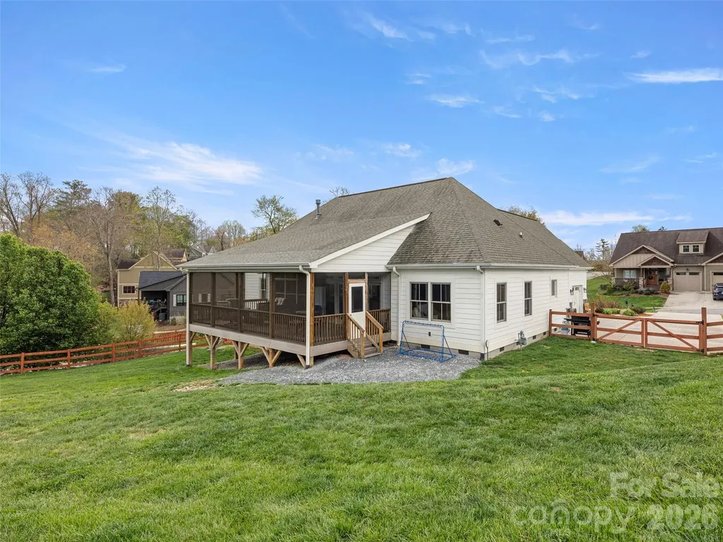 127 Rockbridge Road Mills River NC 28759