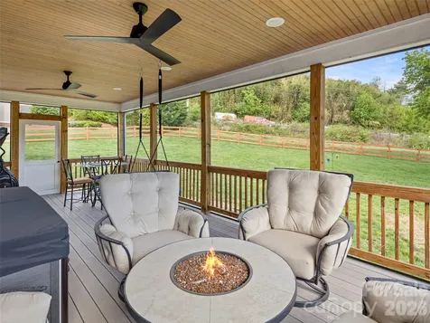 127 Rockbridge Road Mills River NC 28759