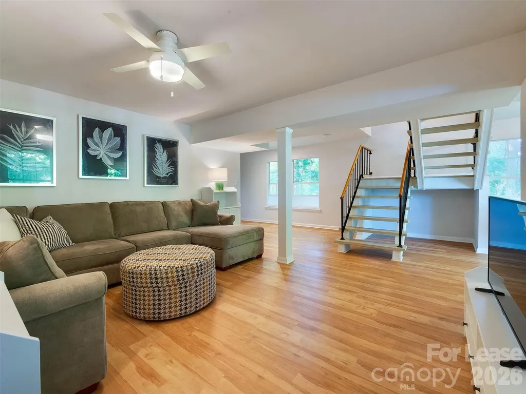 9006 Saint Thomas Lane Charlotte NC 28277